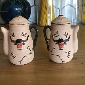 NWOT ceramic western bull salt and pepper shakers